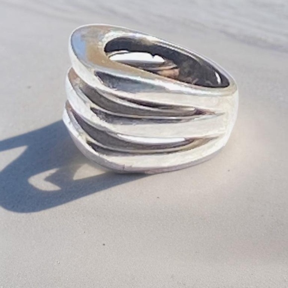 Silpada  Open Geometric Design Ring size 7
R1618 (rare find 2008) - Picture 4 of 9